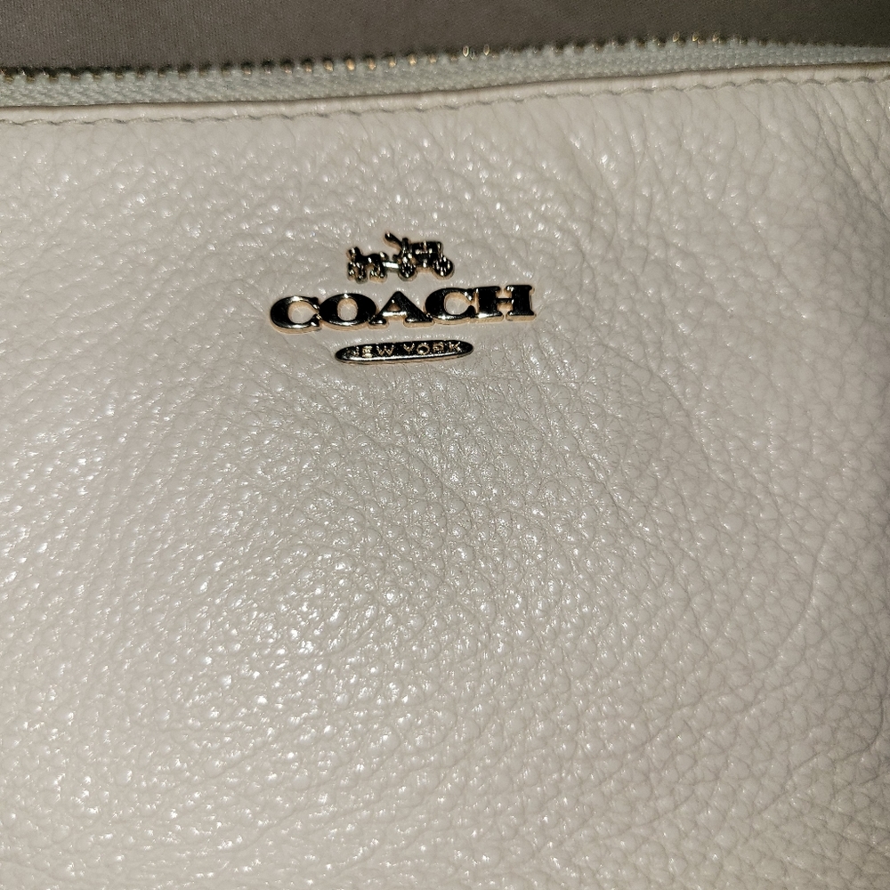 Coach mini - Picture 2 of 4